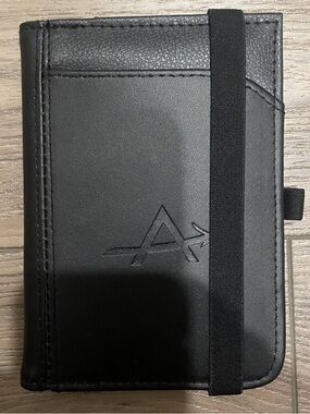 GEMLINE  GATEWAY LEATHER PASSPORT Holder